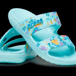 NEW. CROCS VERA BRADLEY DISNEY SLIDES